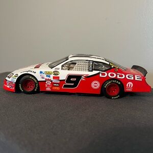 NASCAR number 9 Elliot car